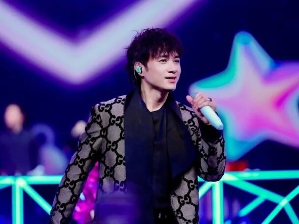 4 基仔12月在美國登台。.jpg