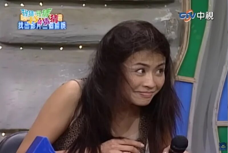 3 宣萱因為答錯問題而被噴得頭髮凌亂，樣子十分趣怪。（《我猜我猜我猜猜猜》截圖）.jpg