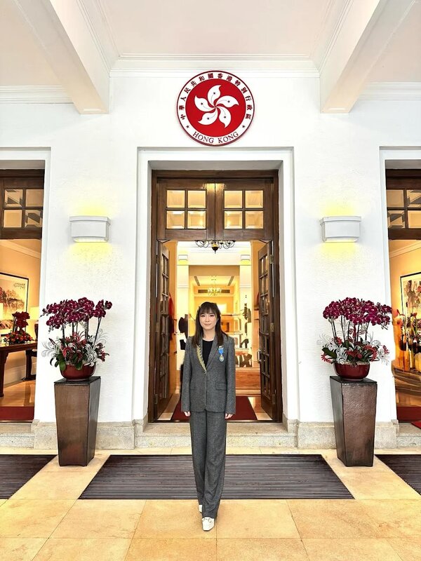 7 去年獲政府頒授榮譽勳章.jpg