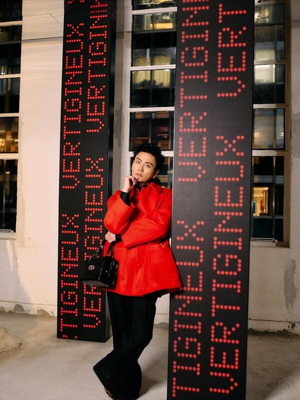 4 Bosco近年多次作出中性甚至帶點女性化的打扮，其中穿女裝紅衣的「大媽look」令人留.jpg