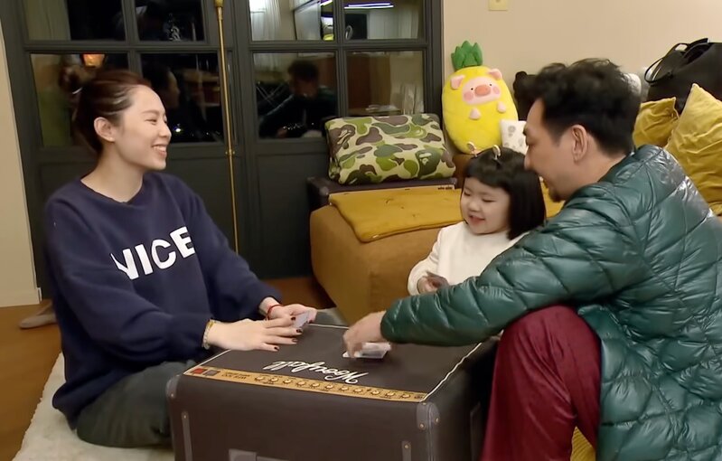 5 早喺2023年TVB節目《好睡好起》入面，Lucy已經展示玩「冚棉胎」功駕.jpg