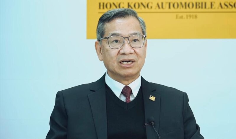 巴士安全帶｜李耀培：如「出街鎖門」非為懲罰市民 讓人落車可「縮腳」毋須除帶.jpg