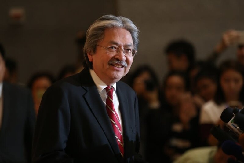 曾俊華評巴士安全帶風波 指立法後急撤回「匪夷所思」 籲官員多搭巴士了解實況.jpg