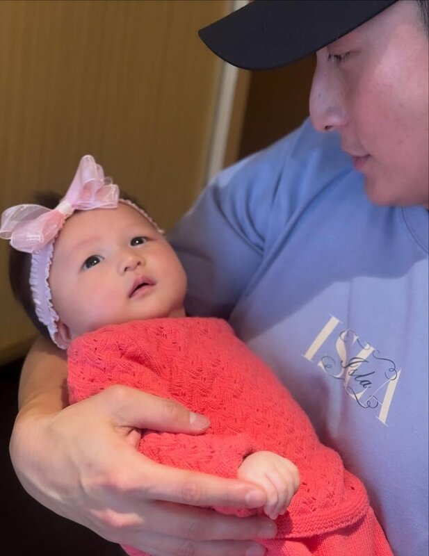 3 方力申在女兒出生後成了「寵女狂魔」，親力親為湊女。.jpg