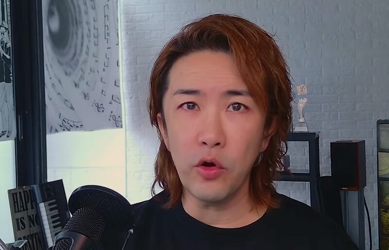 4 歌手兼歌唱老師張崇德，近年拍片評論《中年好聲音4》嘅參加者表現.jpg