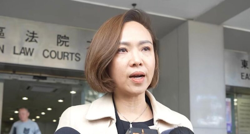 陳家珮出庭後接受記者訪問。（法庭線 YouTube 截圖）.jpg