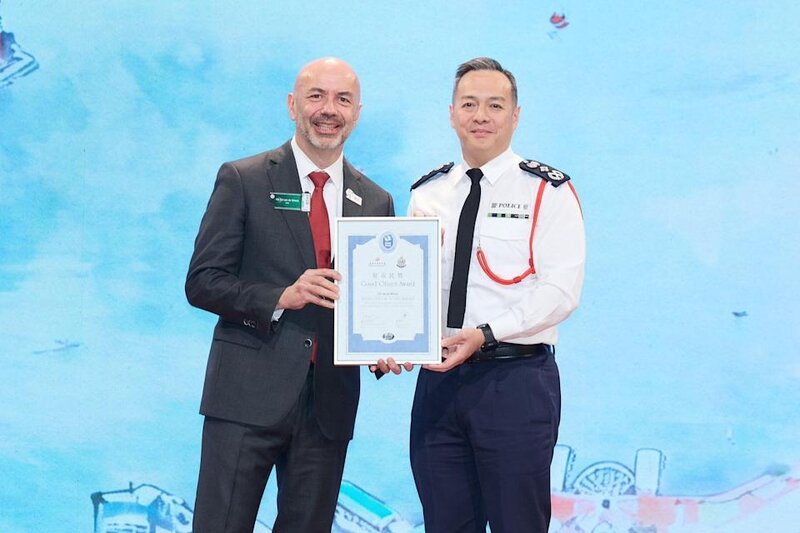 4 警務處處長周一鳴頒獎.jpg