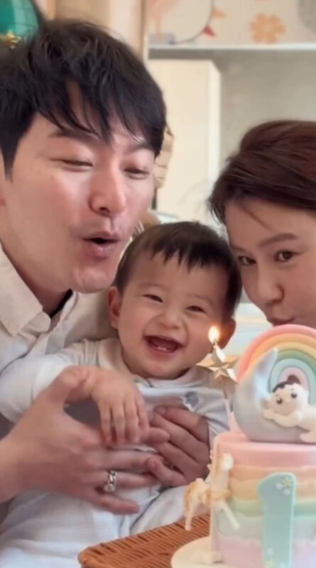 5 一家三口溫馨滿瀉。（IG@wongtsuiyu）.jpg