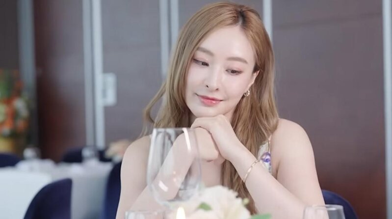 1 陳瀅接受TVB網站專訪，罕有談及過往的感情事。（ YouTube@TVB (official)截圖）.jpg