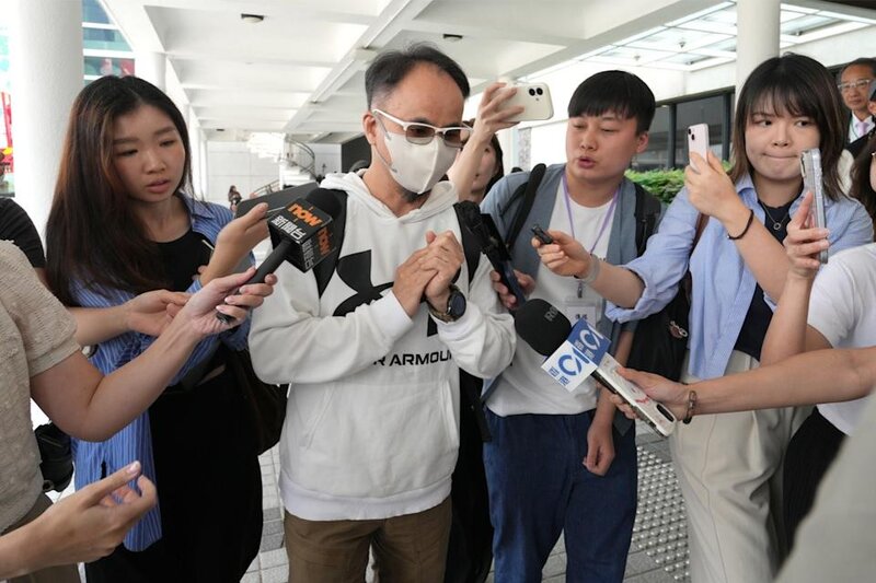 宏福苑居民蘇曉峯今日作供，其父母於大火中罹難。.jpg