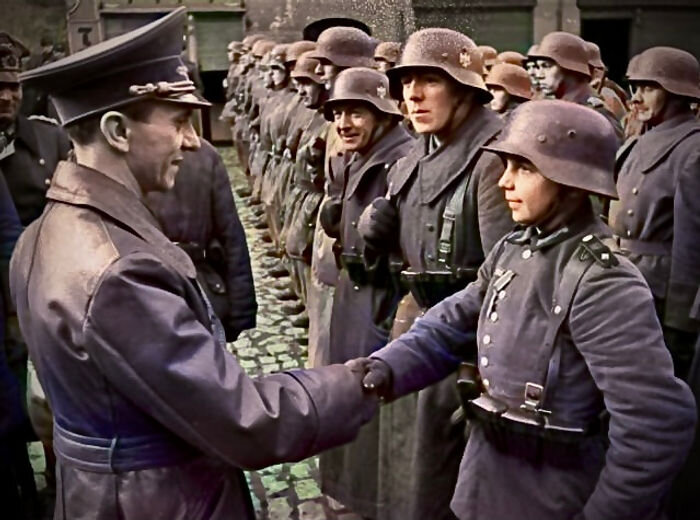 124baf_e741471e9d114f38b5723f38dfdffd30~mv2 (1).jpg