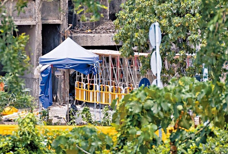 宏福苑分批上樓執拾安排維持至下月初。(蘇文傑攝).jpg