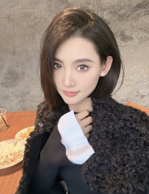 朱莉2.jpg