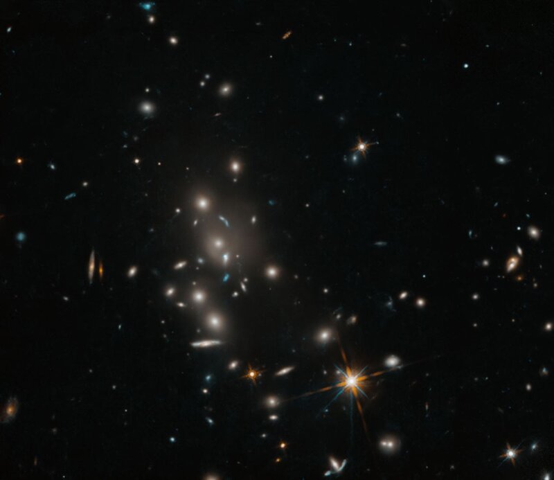 Hubble_MACSJ1141.6-1905_1reg_flat_FINAL.jpg
