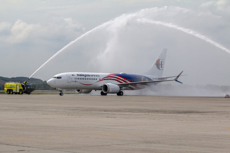 B737-8-img2.jpeg