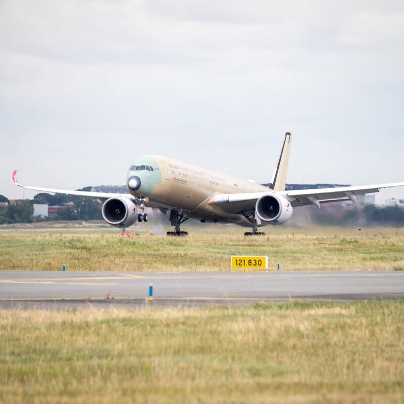 Airbus A350    -   101.jpg