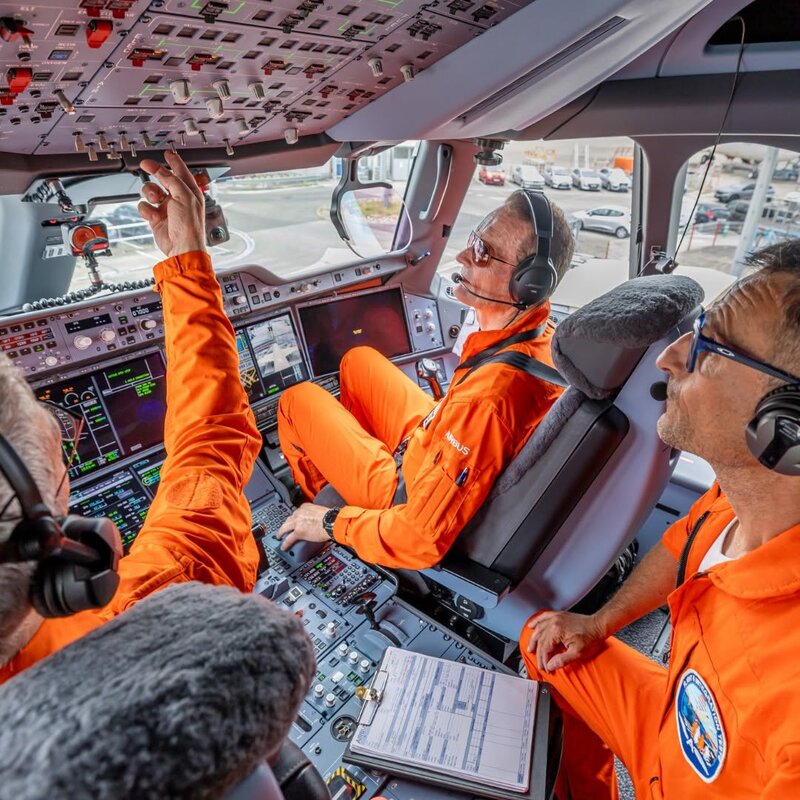 Airbus A350    -   102.jpg