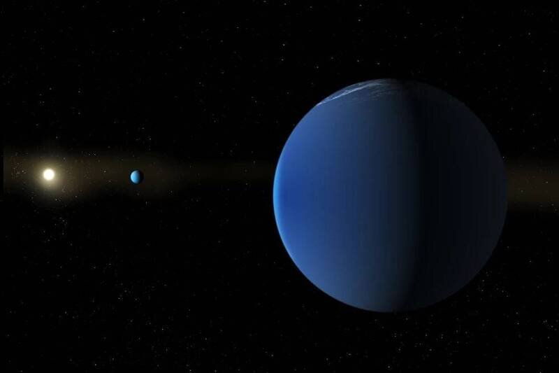 畫面左側為類太陽恆星「TOI-791」，右側則為「TESS」太空望遠鏡在其軌道上發現的2顆巨行星.jpg