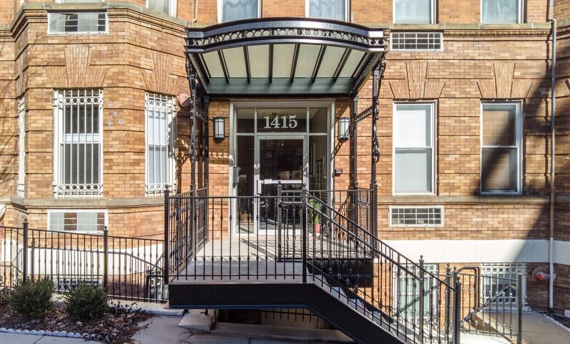 the-hillside-washington-dc-entrance.jpg