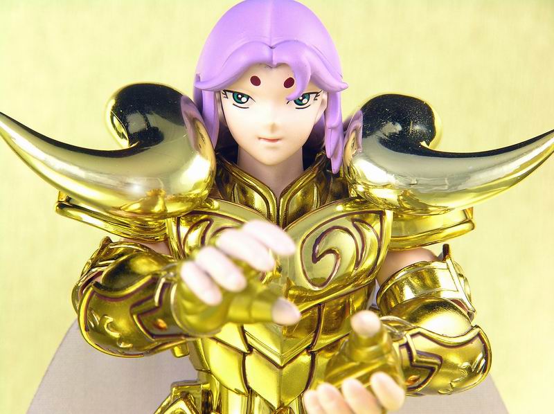 黃金聖衣 白羊座.jpg