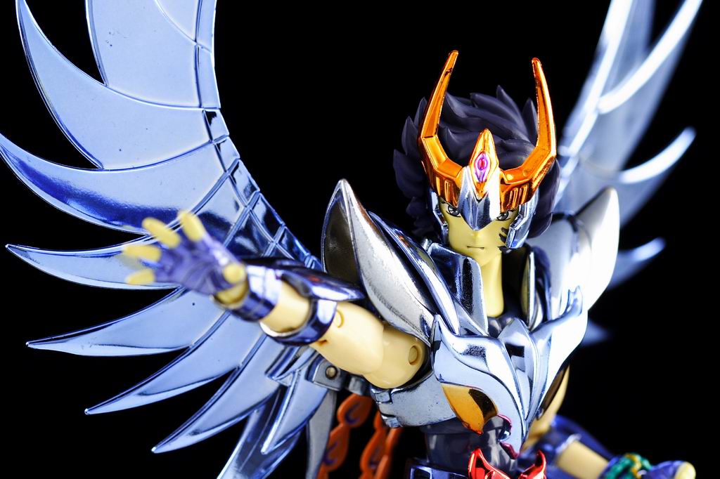 最終青銅聖衣 鳳凰座 一輝01.jpg