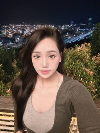 當她整個人壓下來，我連逃的念頭都沒有