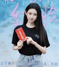 超高顏值，樣子有啲似明星張柏芝，身材一流，全身雪白，柔軟身體，堅挺粉乳，瘦底大波
