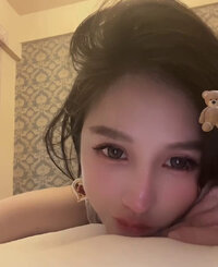 話說單身成半年，個身痕到不得了，終於的起心肝約咗個兄弟極力推薦嘅越南妹小玲，識玩一定玩腳交！浴室激戰+ 顏射雙重享受！