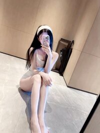 高挑大波幼幼大學生，周感窄