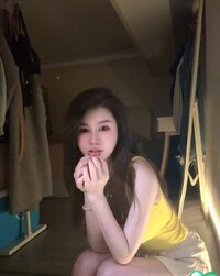 CC臉甜胸大，滑到腿軟